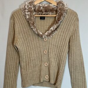 52 Weekends Womens Sweater Knit Cardigan L Ribbed Faux Fur Trim Beige Buttons